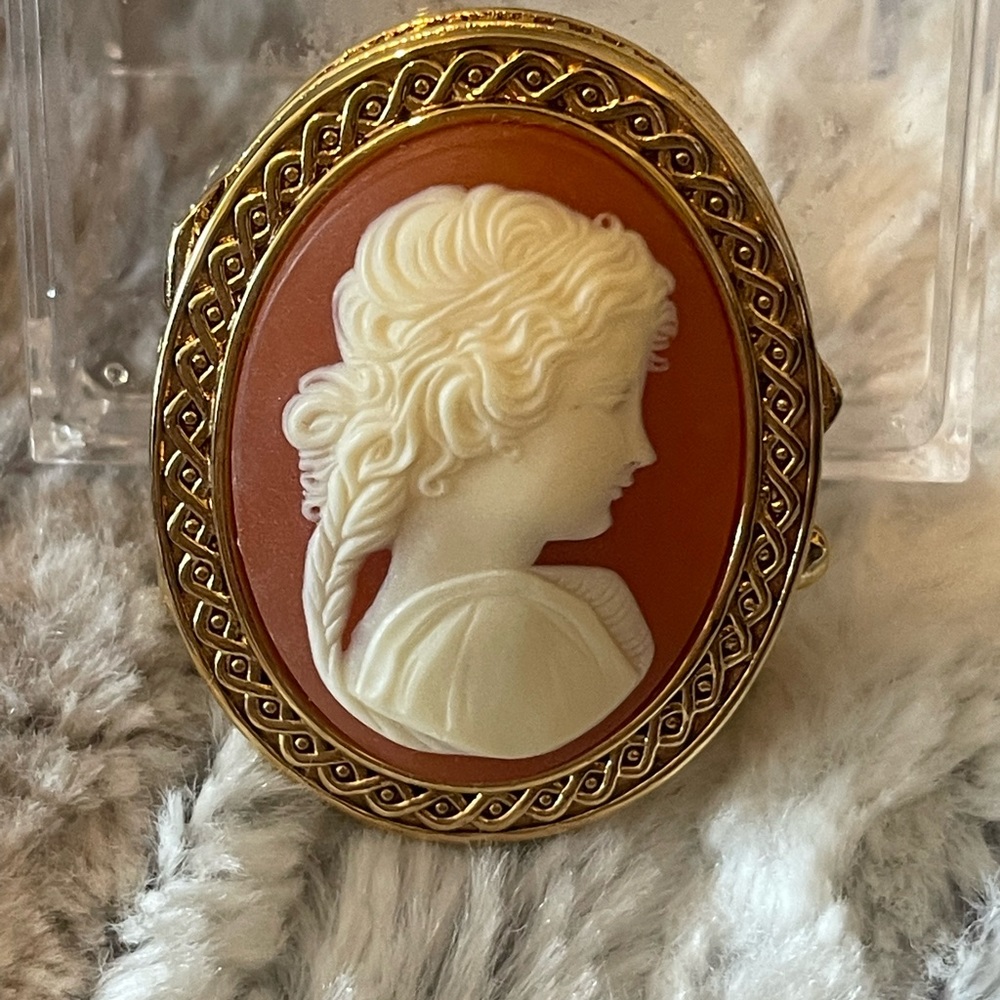 RARE From Estée Lauder Private Collection YOUTH-DEW-CAMEO SOLID PERFUME COMPACT